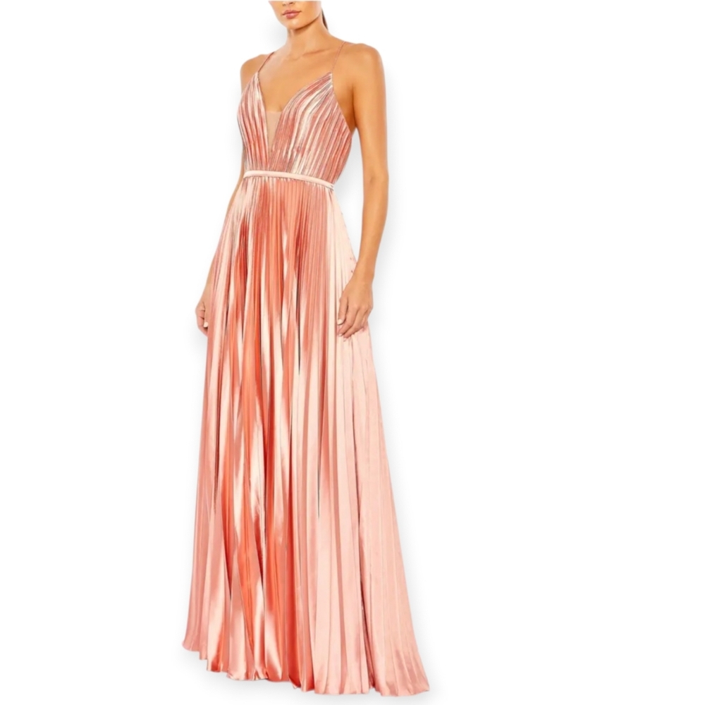 Ieena For Mac Duggal Plunge Neck Pleated BallGown‎